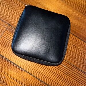 Mejuri travel jewelry case